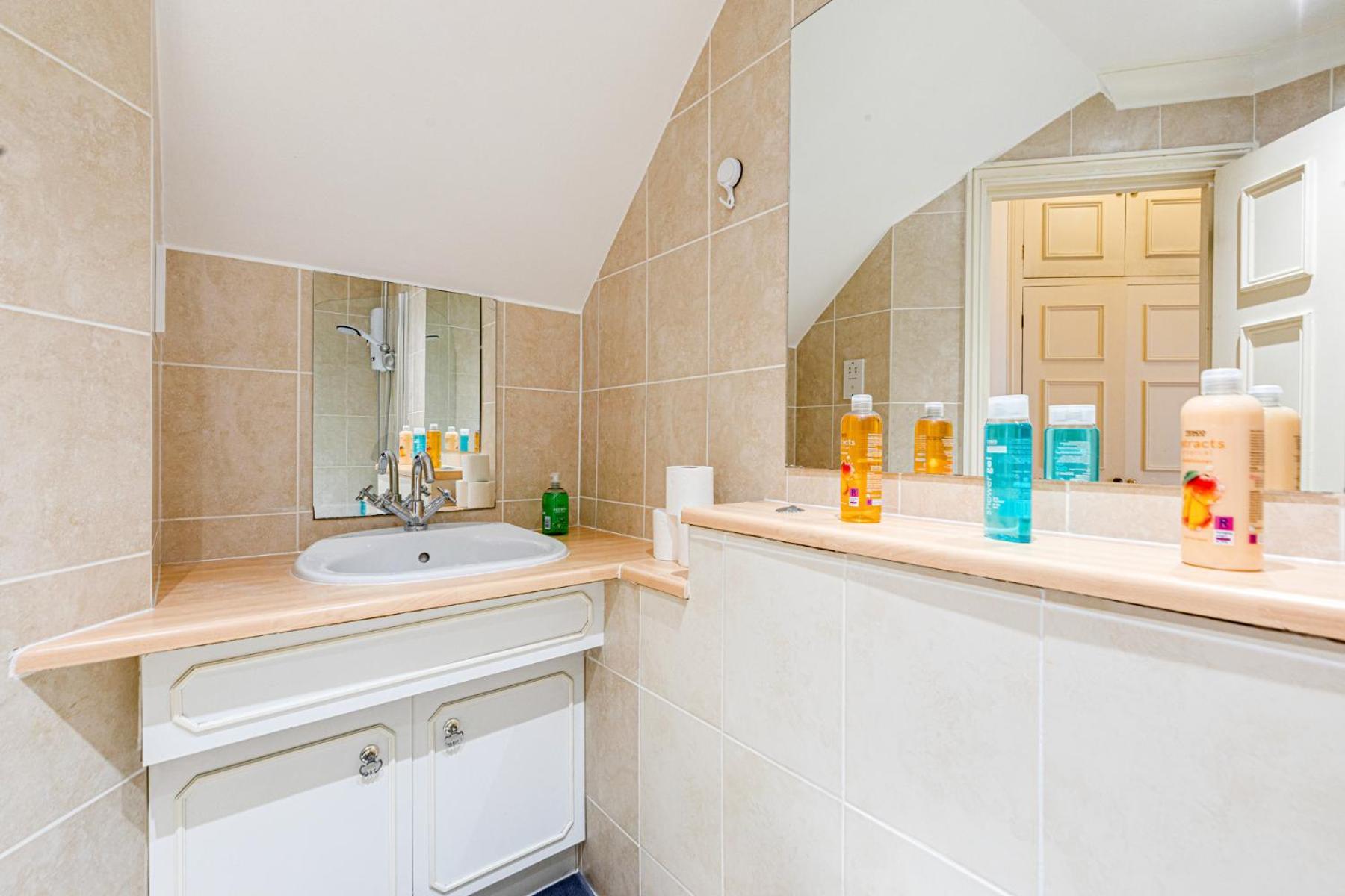 Luxstay2 Earls Court Apartment - Sleeps Up To 8 ロンドン エクステリア 写真