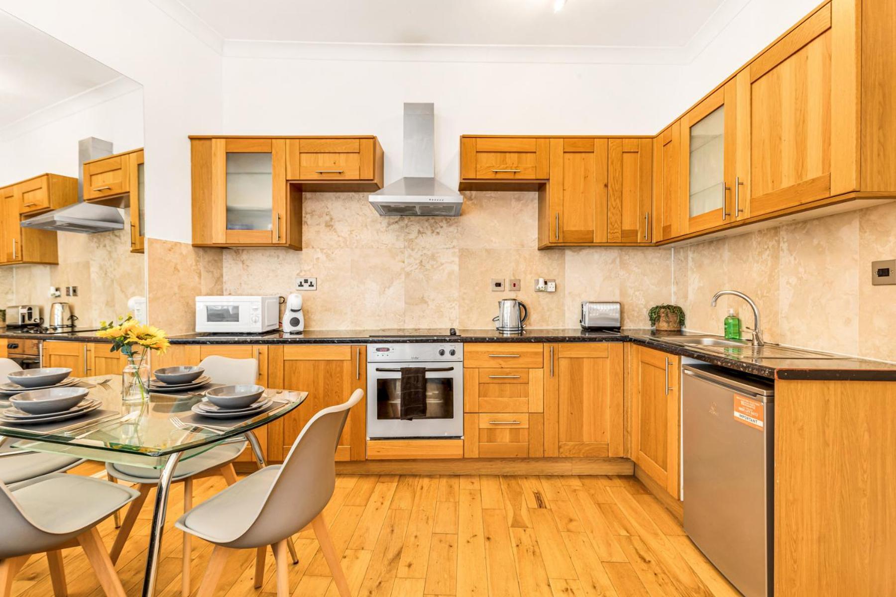 Luxstay2 Earls Court Apartment - Sleeps Up To 8 ロンドン エクステリア 写真