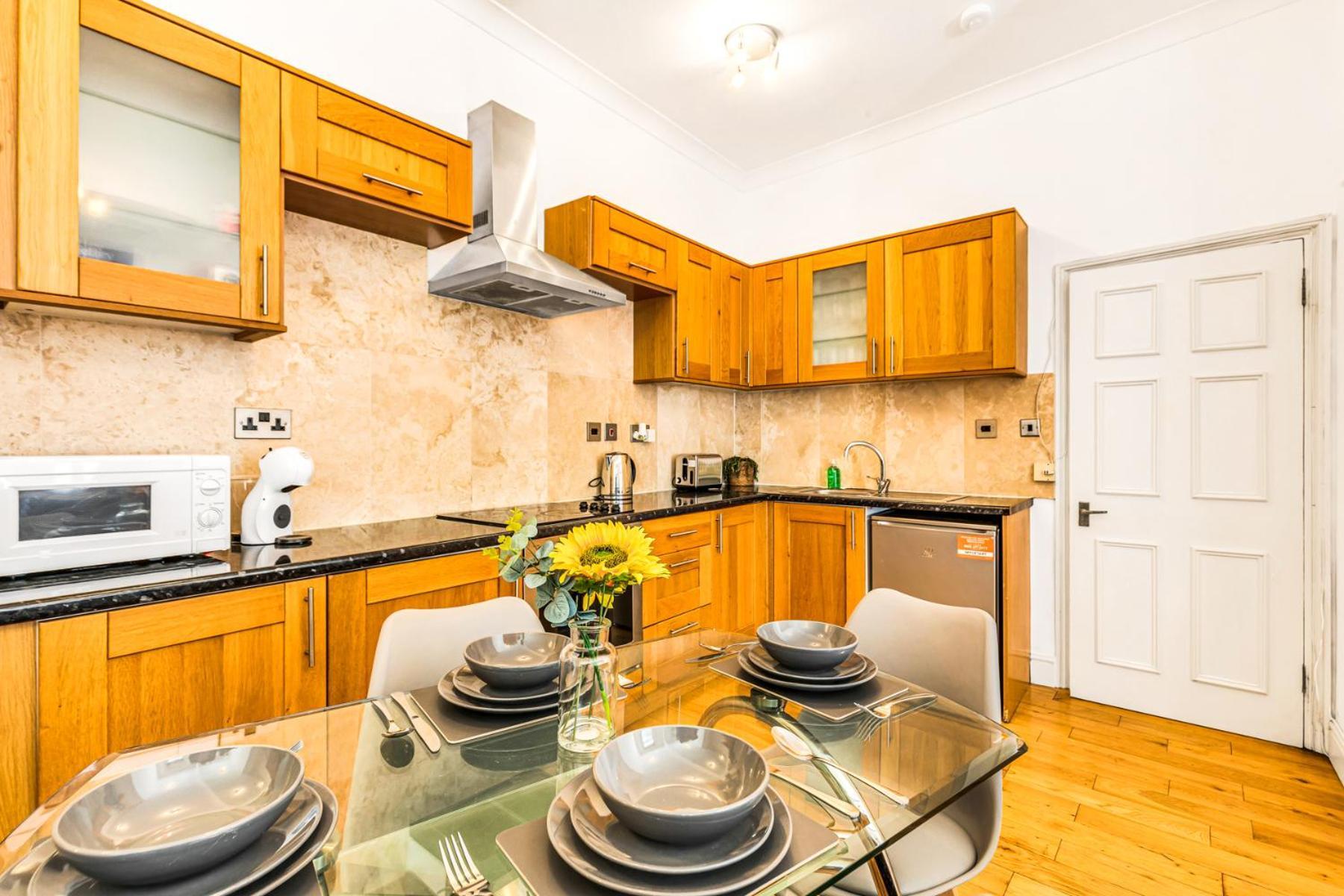 Luxstay2 Earls Court Apartment - Sleeps Up To 8 ロンドン エクステリア 写真