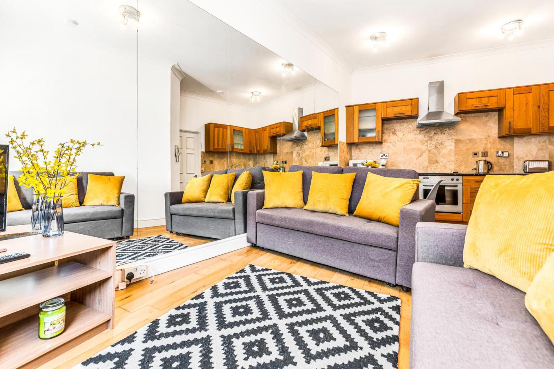 Luxstay2 Earls Court Apartment - Sleeps Up To 8 ロンドン エクステリア 写真